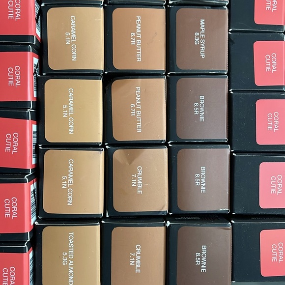 Huda Beauty #Fauxfilter Luminous Matte Liquid Concealer 19 shades pick yours 🩷 - Picture 9 of 9